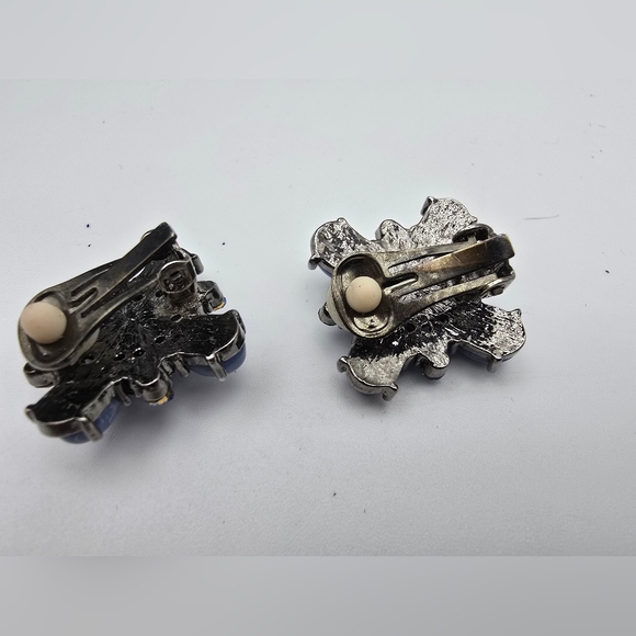 Vintage Blue Clip On Earrings - Picture 7 of 7